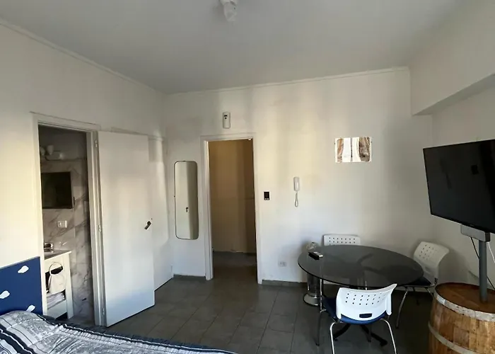 Un Lugar Unico, Cerca Del Colon